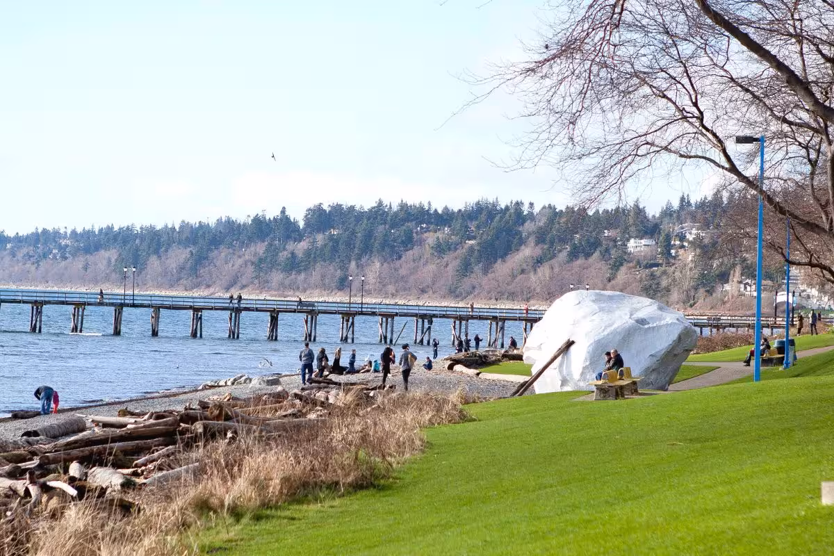 Professional home care services in White Rock BC - compassionate caregivers helping seniors